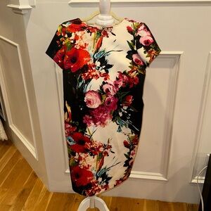 Gorgeous flower pattern dress size 6